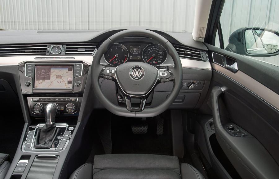  Volkswagen Passat Estate GT 2015 года  (фото 11 из 23)